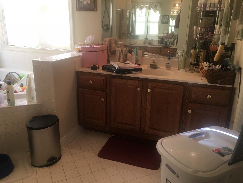 An image taken before the bathroom remodeling project