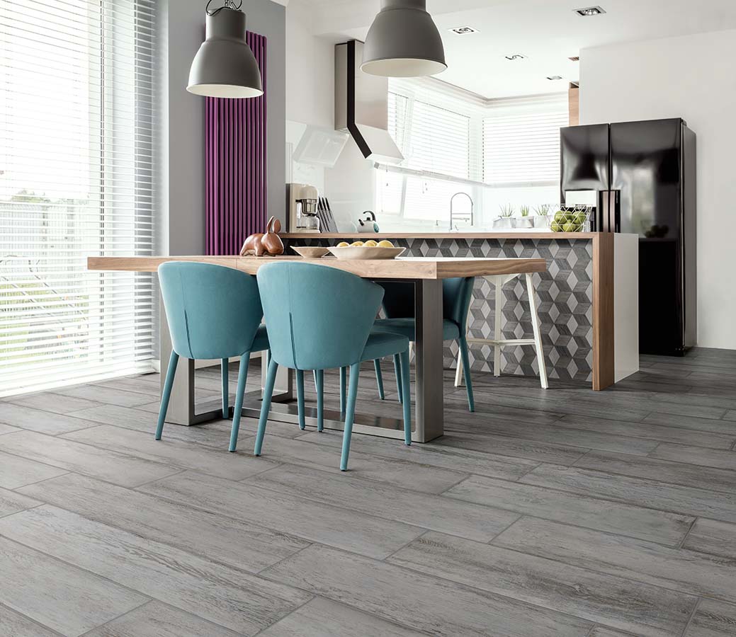 Simple kitchen design with hardwood flooring