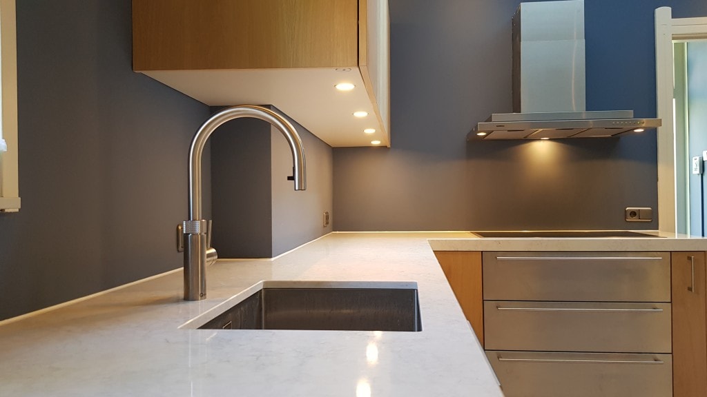 Silestone Countertop with wooden kitchen cabinets