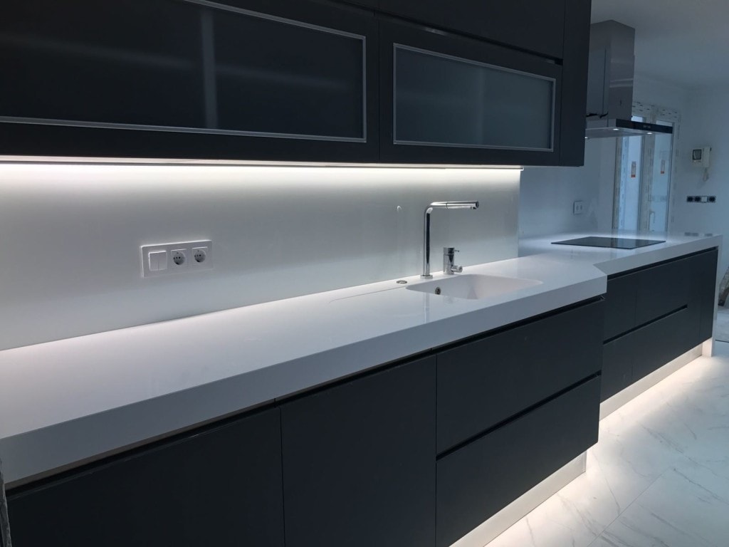 Silestone Countertop in a modern kitchen design with black accent